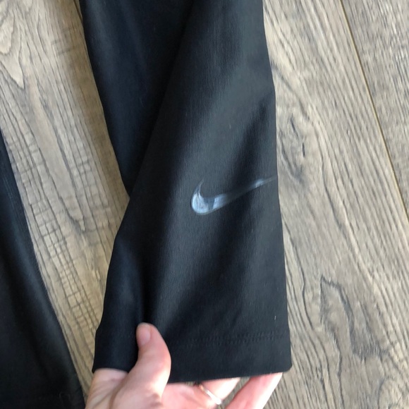 SOLD Nike High Rise 7/8 Legging - Picture 3 of 7